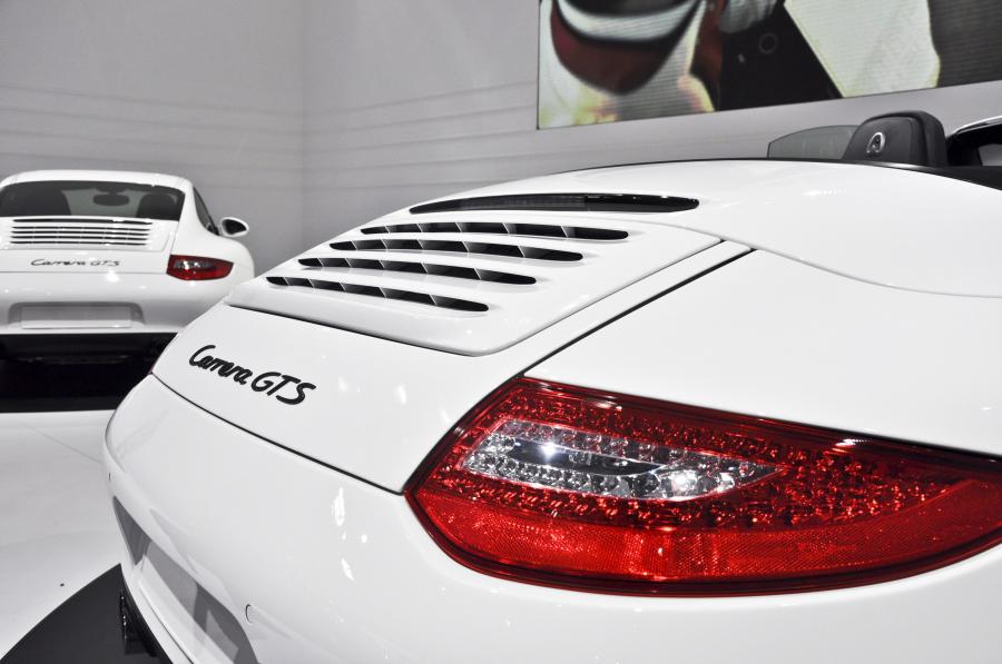  Porsche 911 Carrera GTS 2011 года  (фото 13 из 15)